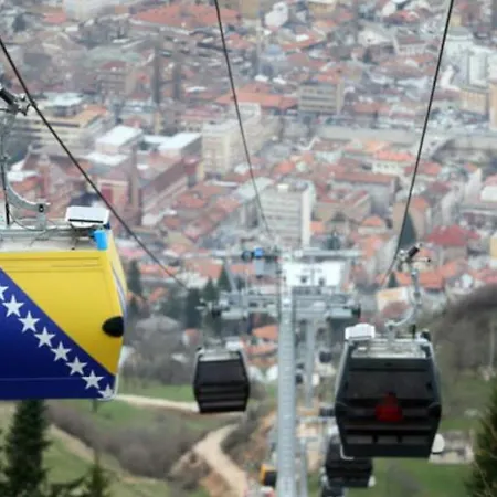 آبا أبارتمنت *